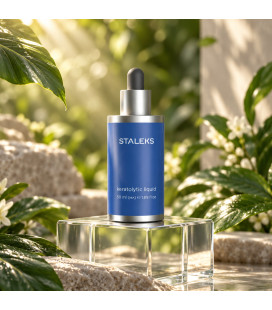 Soluție Keratolitică pentru Pedichiură cu Uree, Bromelaină și Papaină Staleks Pro 50 ml